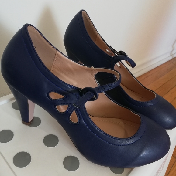 Modcloth shoes - Picture 3 of 5